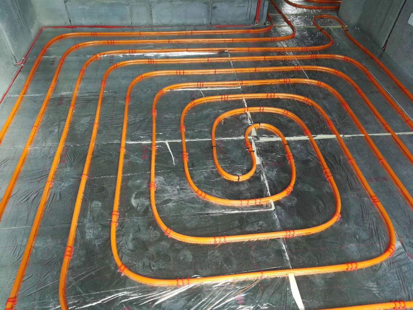 青島沃富新能源公司地暖施工效果圖
